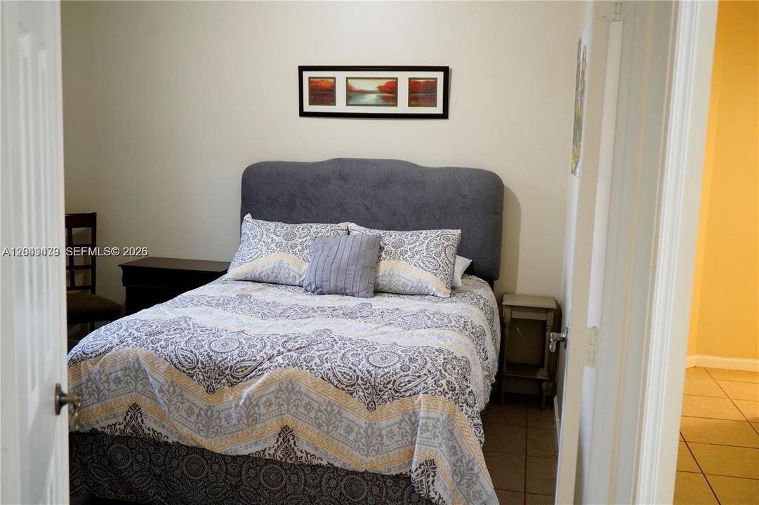 En Venta: $325,000 (2 camas, 1 baños, 890 Pies cuadrados)