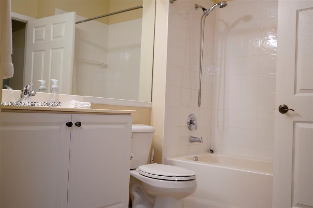 En Venta: $325,000 (2 camas, 1 baños, 890 Pies cuadrados)