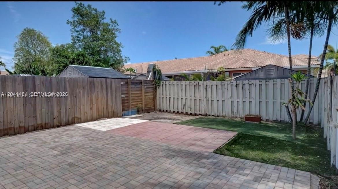 For Rent: $2,700 (3 beds, 2 baths, 1250 Square Feet)
