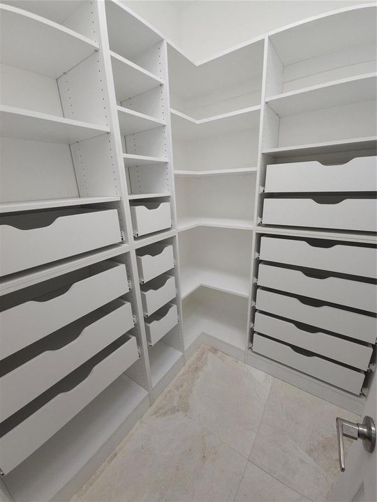 Walk-in Pantry