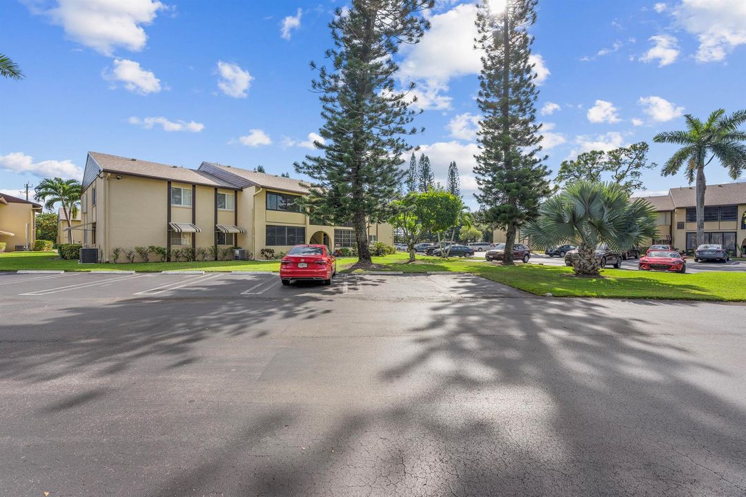 313 Pine Ridge Cir, C2