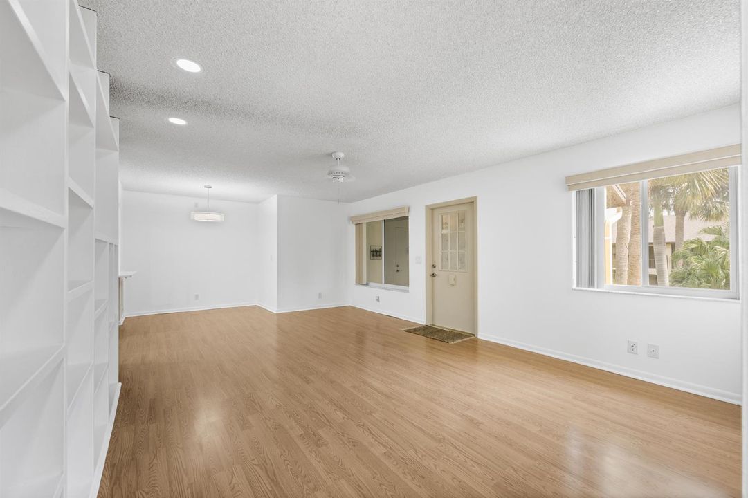 313 Pine Ridge Cir, C2
