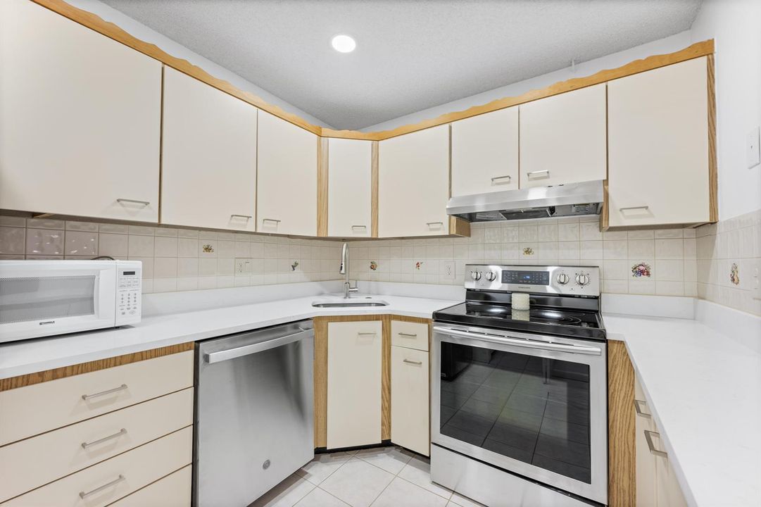 313 Pine Ridge Cir, C2