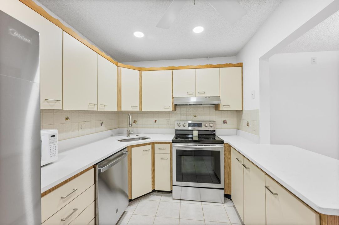 313 Pine Ridge Cir, C2