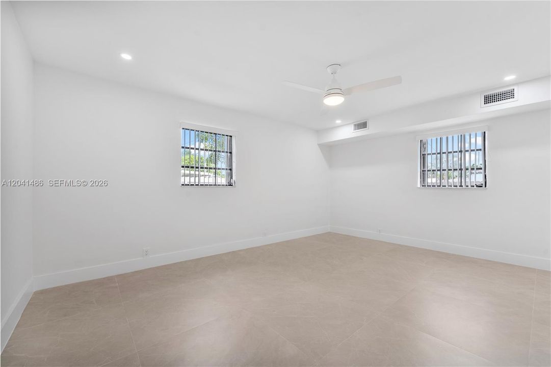 For Sale: $695,000 (4 beds, 2 baths, 1872 Square Feet)
