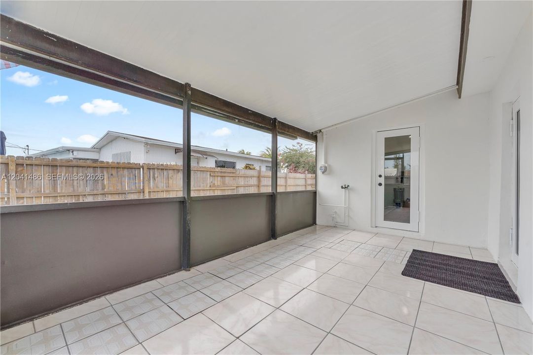 For Sale: $695,000 (4 beds, 2 baths, 1872 Square Feet)