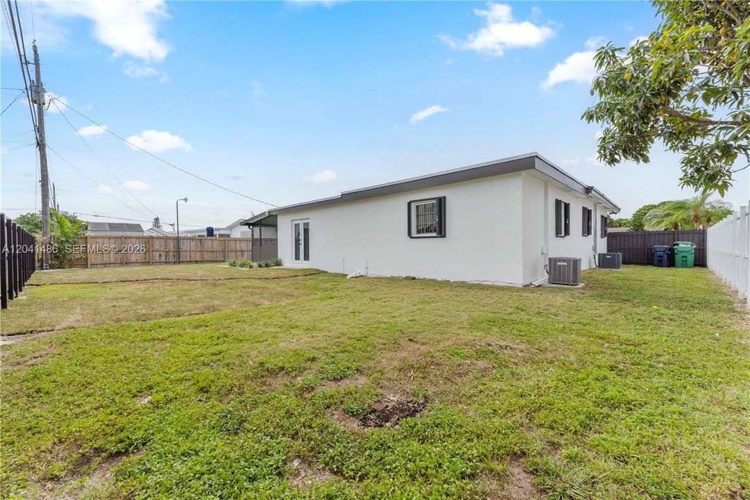 For Sale: $695,000 (4 beds, 2 baths, 1872 Square Feet)