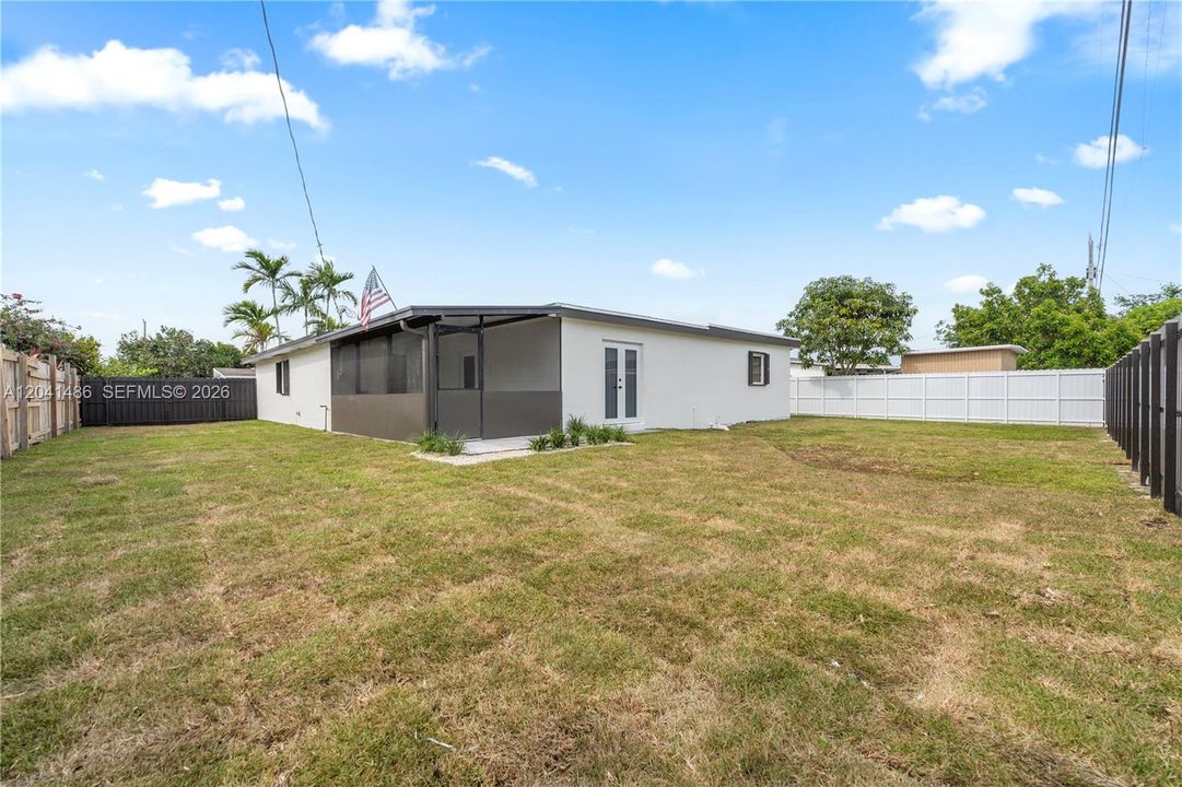 For Sale: $695,000 (4 beds, 2 baths, 1872 Square Feet)