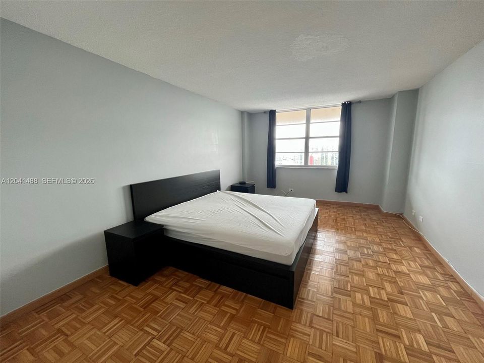 В аренду: $2,200 (1 спален, 1 ванн, 975 Квадратных фут)