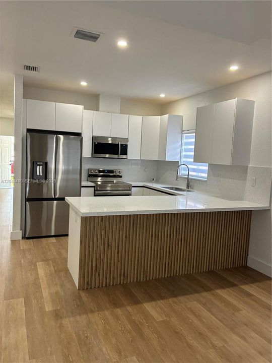 For Rent: $3,400 (3 beds, 2 baths, 1554 Square Feet)