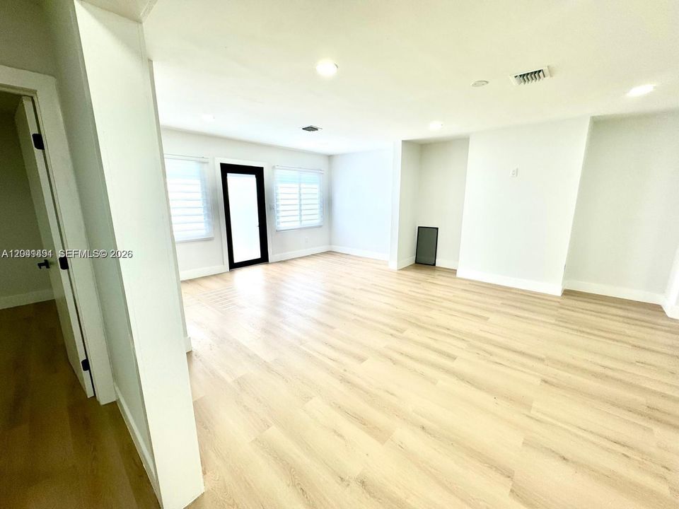 En Venta: $740,000 (5 camas, 4 baños, 1432 Pies cuadrados)