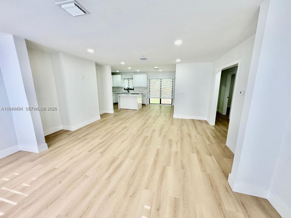 En Venta: $740,000 (5 camas, 4 baños, 1432 Pies cuadrados)