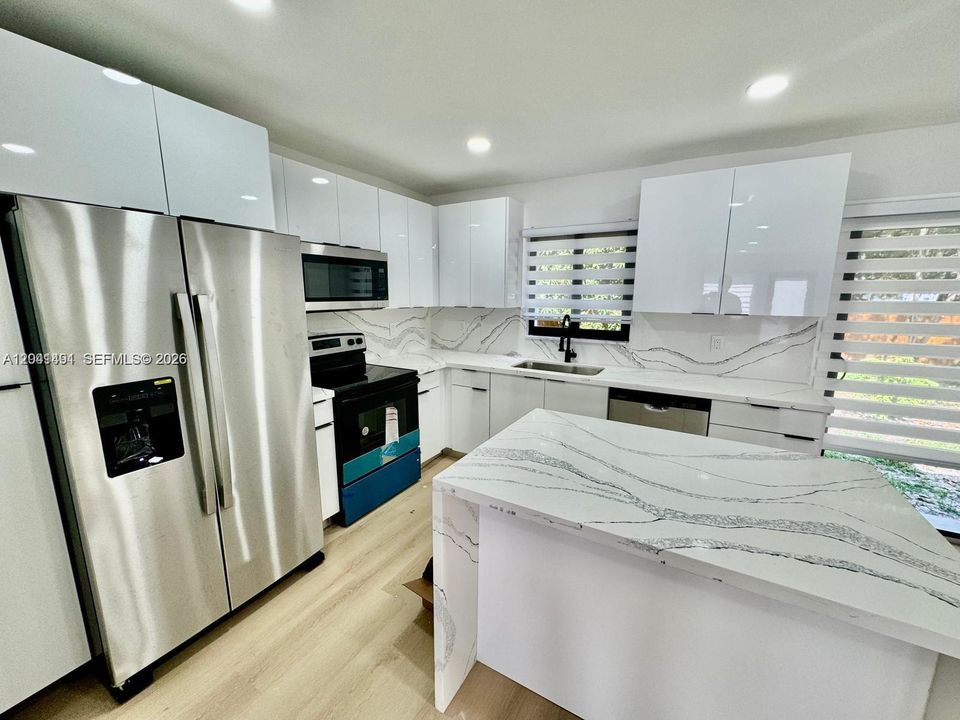En Venta: $740,000 (5 camas, 4 baños, 1432 Pies cuadrados)