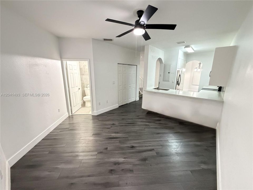 В аренду: $3,300 (3 спален, 2 ванн, 1502 Квадратных фут)