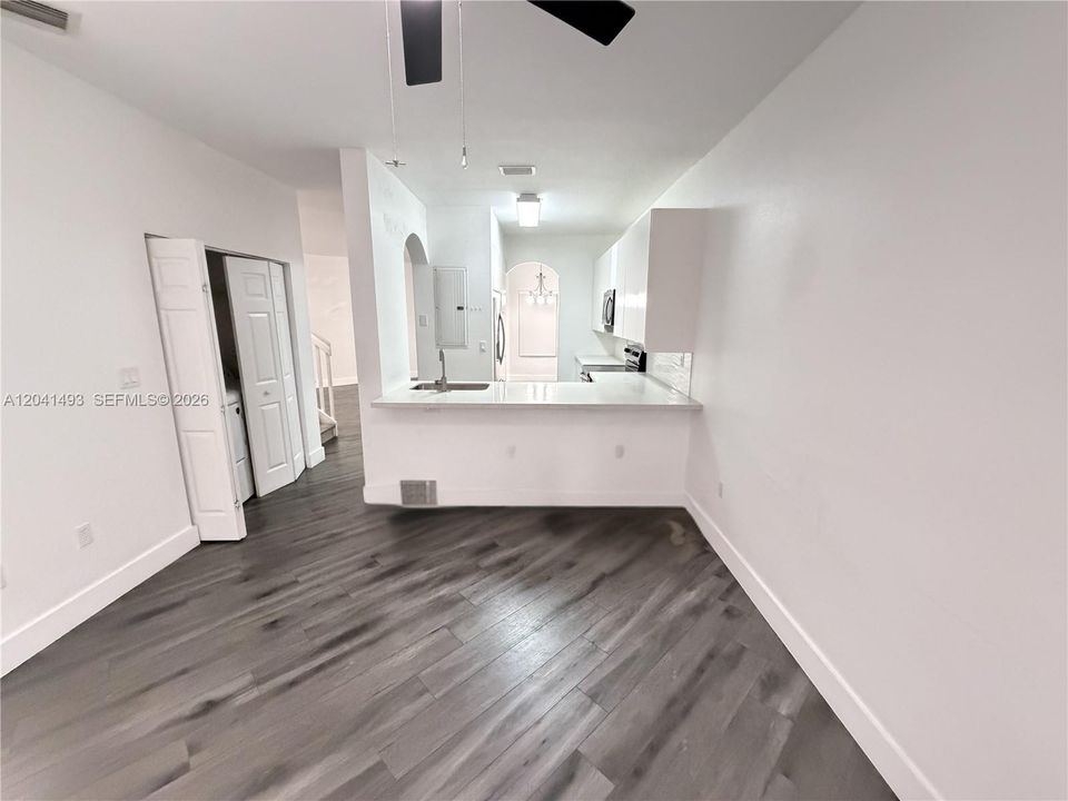 В аренду: $3,300 (3 спален, 2 ванн, 1502 Квадратных фут)