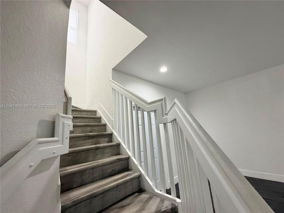В аренду: $3,300 (3 спален, 2 ванн, 1502 Квадратных фут)