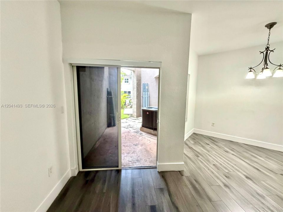 В аренду: $3,300 (3 спален, 2 ванн, 1502 Квадратных фут)