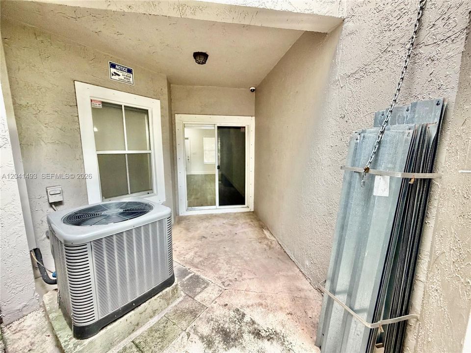 В аренду: $3,300 (3 спален, 2 ванн, 1502 Квадратных фут)