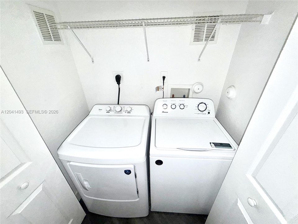 В аренду: $3,300 (3 спален, 2 ванн, 1502 Квадратных фут)