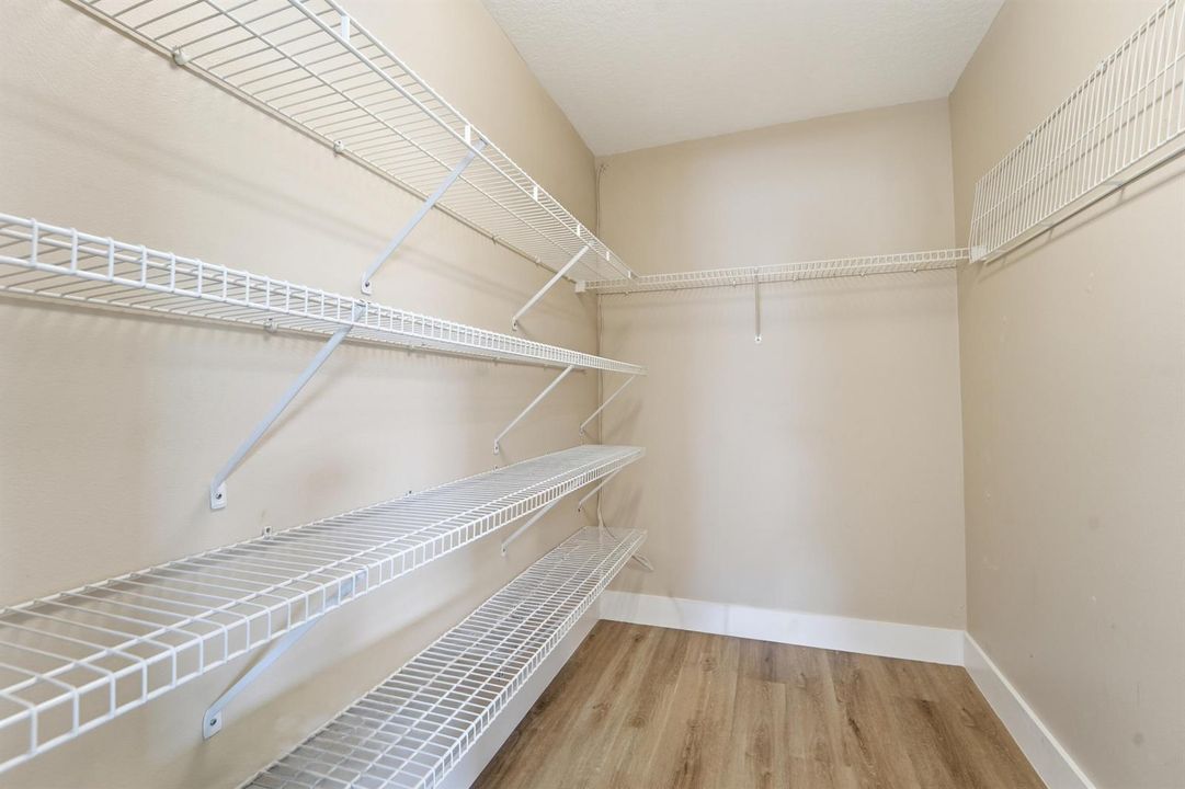 Master walking closet