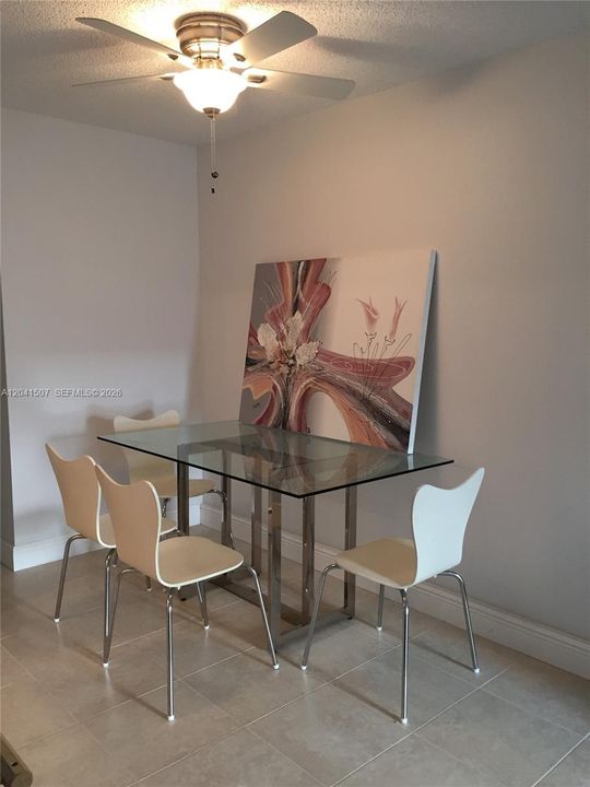 For Rent: $1,400 (1 beds, 1 baths, 589 Square Feet)