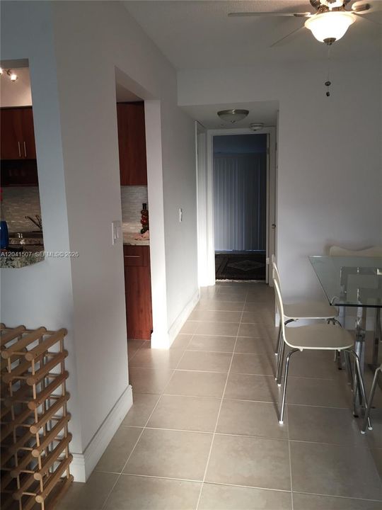 For Rent: $1,400 (1 beds, 1 baths, 589 Square Feet)