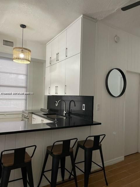 В аренду: $2,350 (2 спален, 1 ванн, 580 Квадратных фут)
