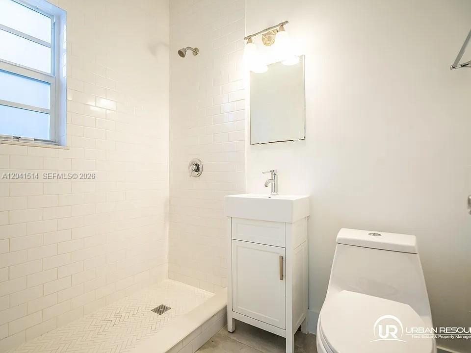 В аренду: $1,950 (1 спален, 1 ванн, 652 Квадратных фут)