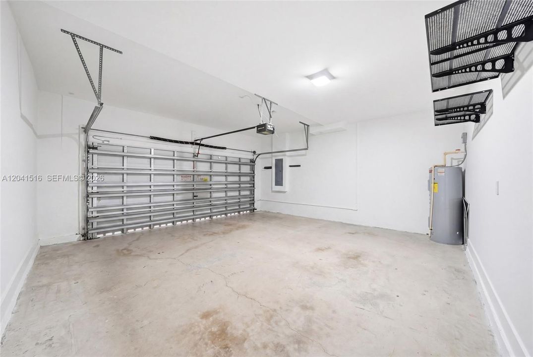 For Rent: $4,000 (5 beds, 3 baths, 2556 Square Feet)