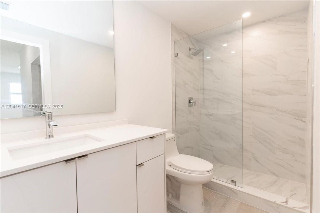 En Renta: $3,900 (2 camas, 2 baños, 930 Pies cuadrados)