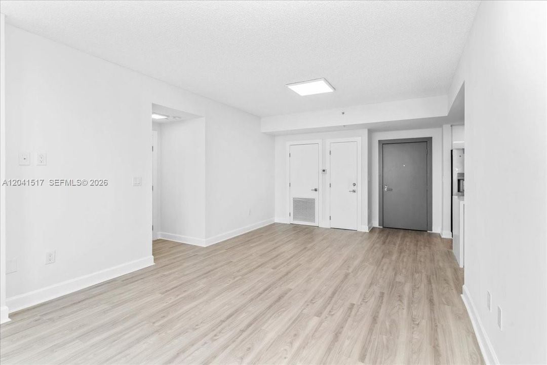 En Renta: $3,900 (2 camas, 2 baños, 930 Pies cuadrados)