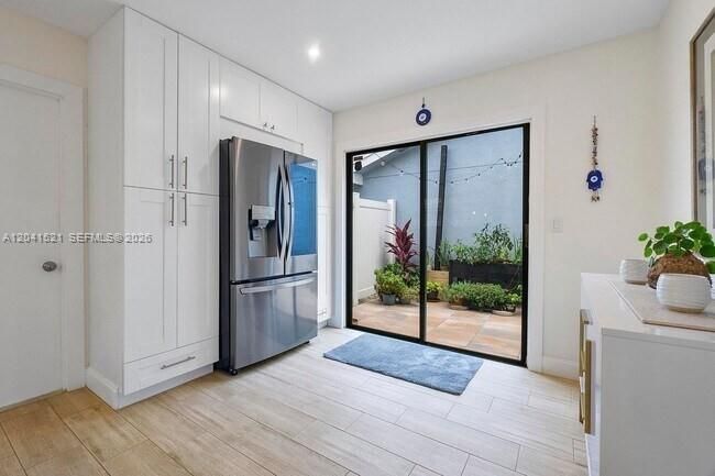 For Rent: $3,200 (3 beds, 2 baths, 1290 Square Feet)