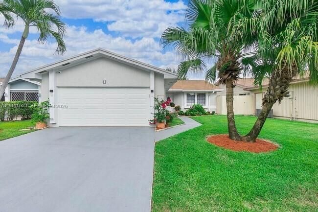 For Rent: $3,200 (3 beds, 2 baths, 1290 Square Feet)
