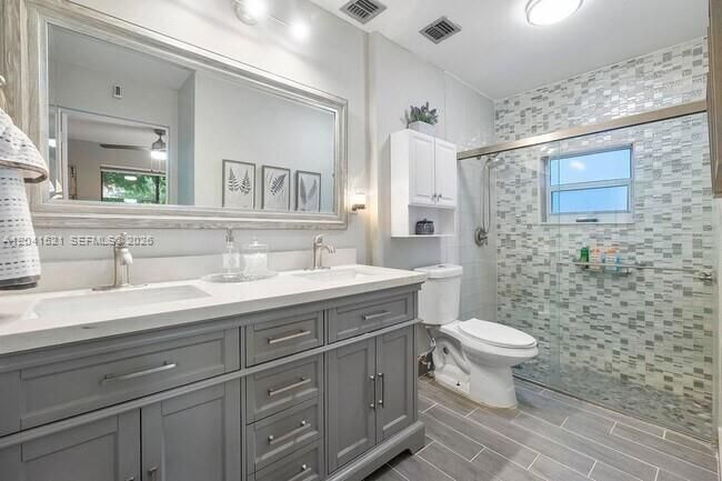 For Rent: $3,200 (3 beds, 2 baths, 1290 Square Feet)