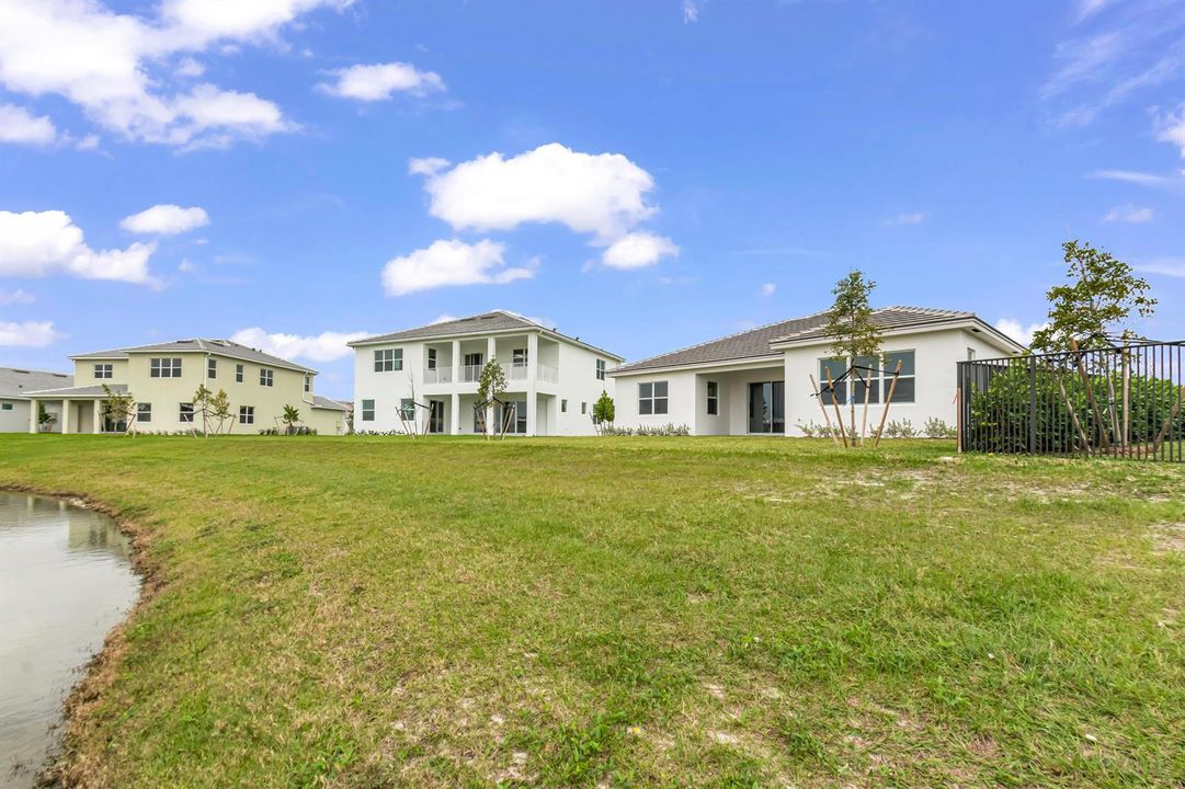 Back Exterior-029-028-4200x2800
