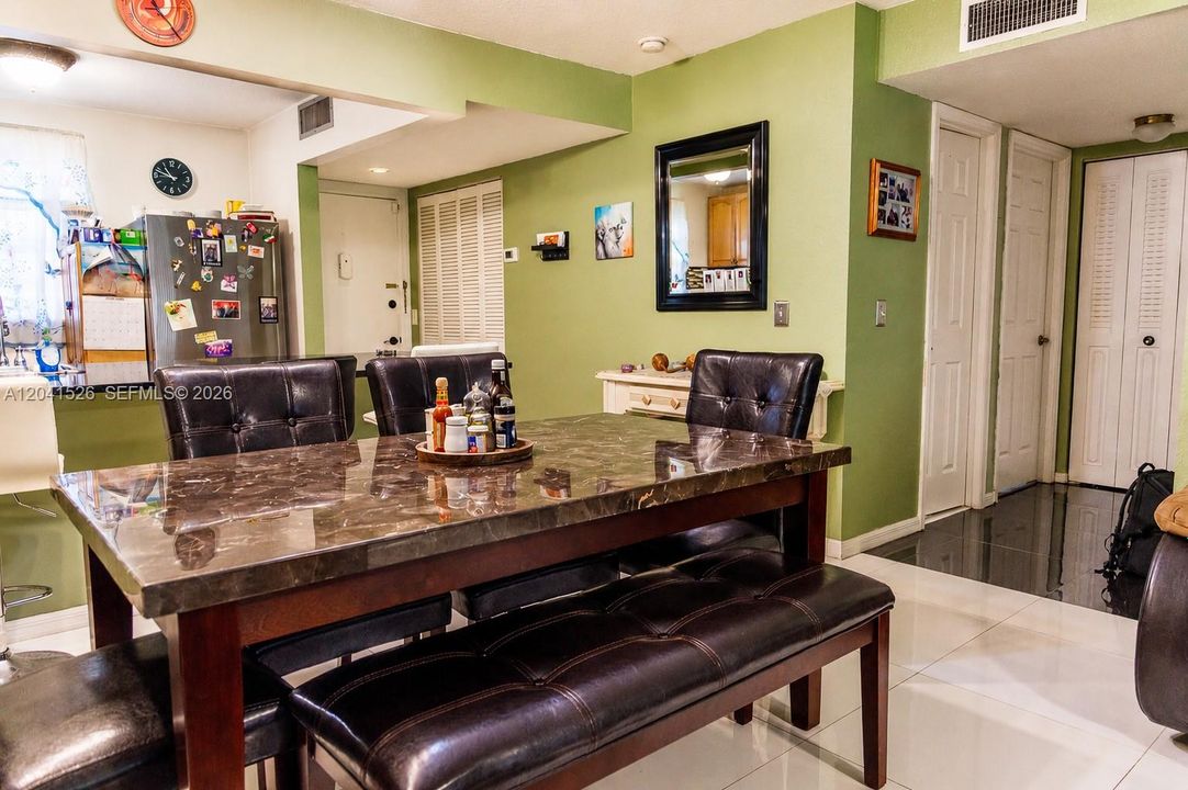En Venta: $125,000 (2 camas, 2 baños, 1048 Pies cuadrados)