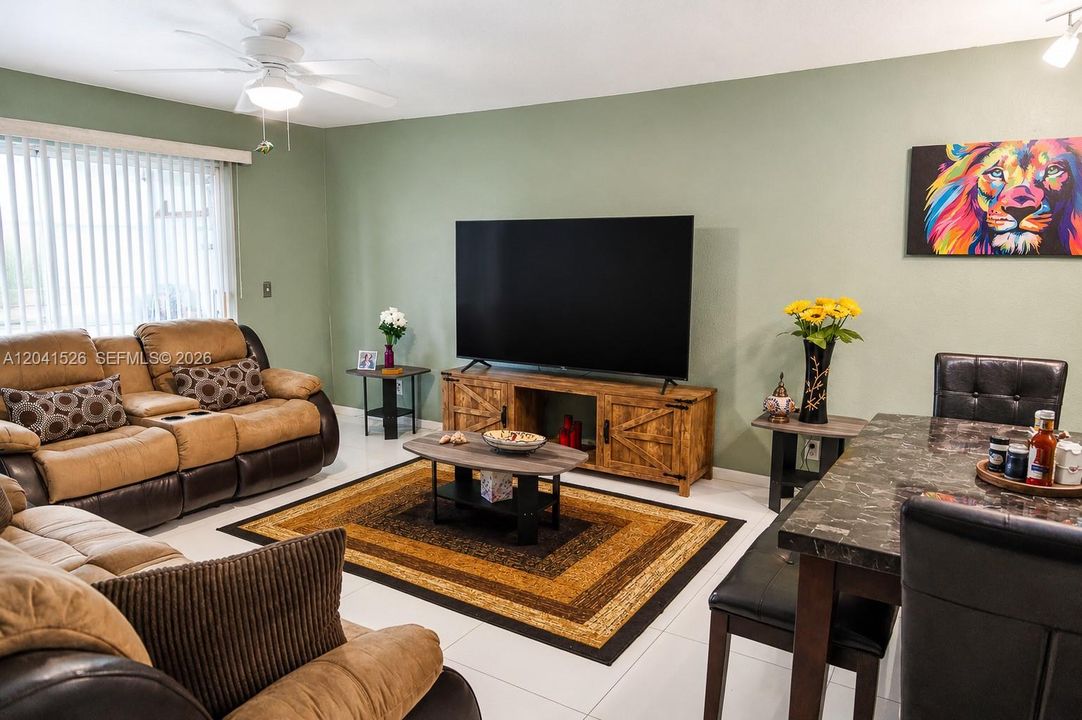 En Venta: $125,000 (2 camas, 2 baños, 1048 Pies cuadrados)