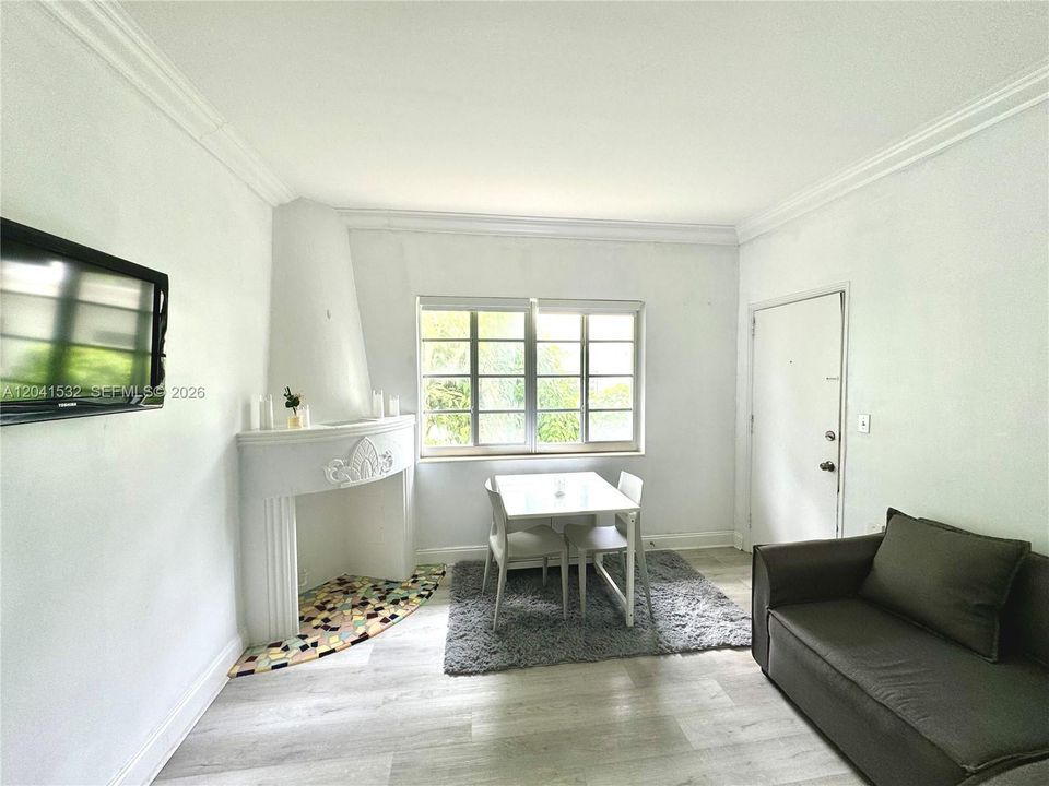 For Rent: $2,000 (1 beds, 1 baths, 487 Square Feet)