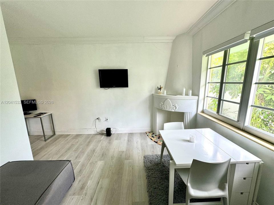 For Rent: $2,000 (1 beds, 1 baths, 487 Square Feet)