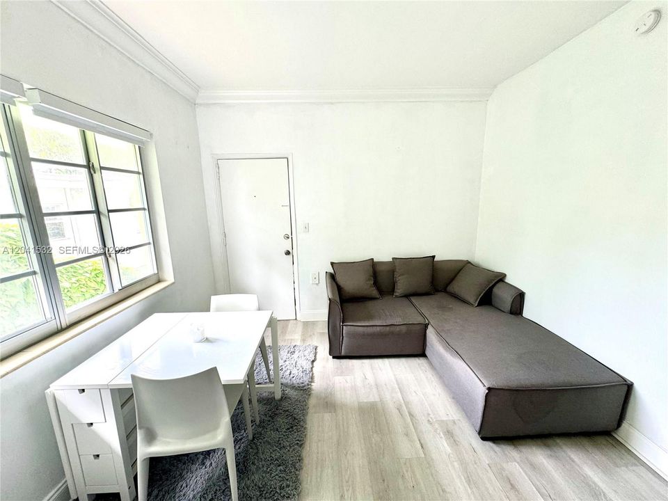 For Rent: $2,000 (1 beds, 1 baths, 487 Square Feet)