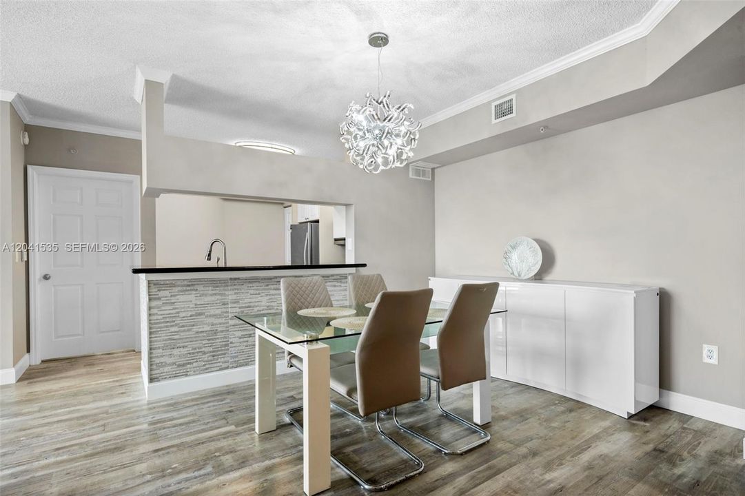 В аренду: $3,500 (2 спален, 2 ванн, 1116 Квадратных фут)