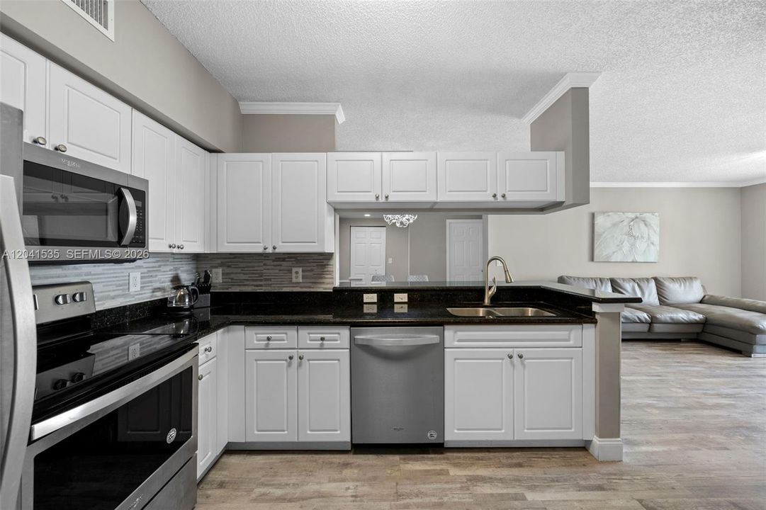 В аренду: $3,500 (2 спален, 2 ванн, 1116 Квадратных фут)