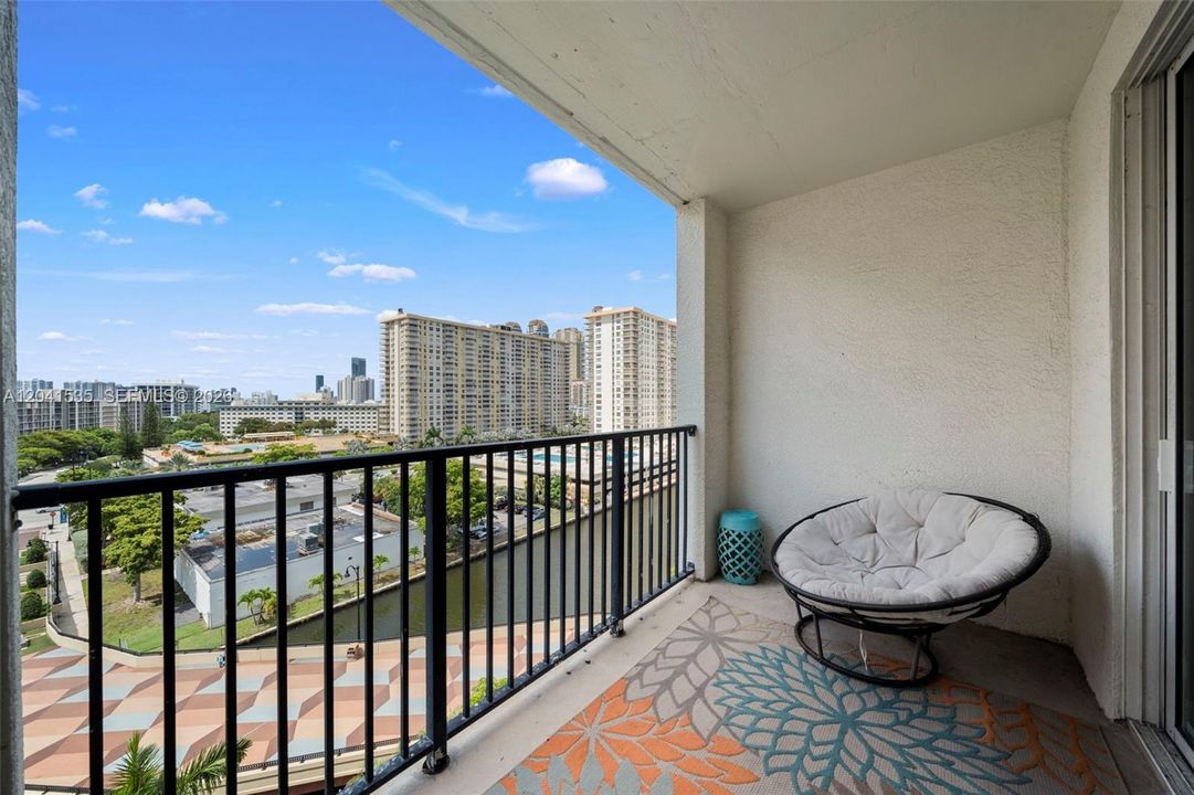 В аренду: $3,500 (2 спален, 2 ванн, 1116 Квадратных фут)