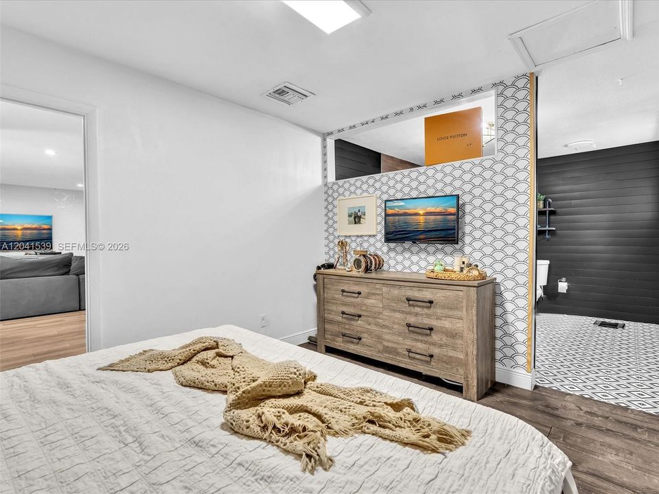 En Venta: $689,000 (4 camas, 2 baños, 1534 Pies cuadrados)