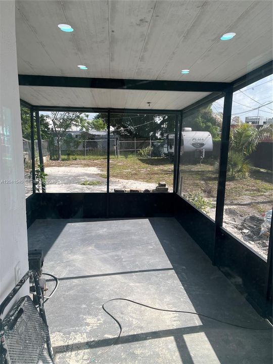 in-screen Patio
