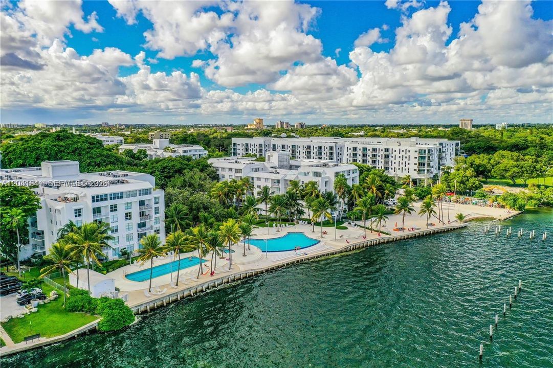For Rent: $2,450 (1 beds, 1 baths, 775 Square Feet)