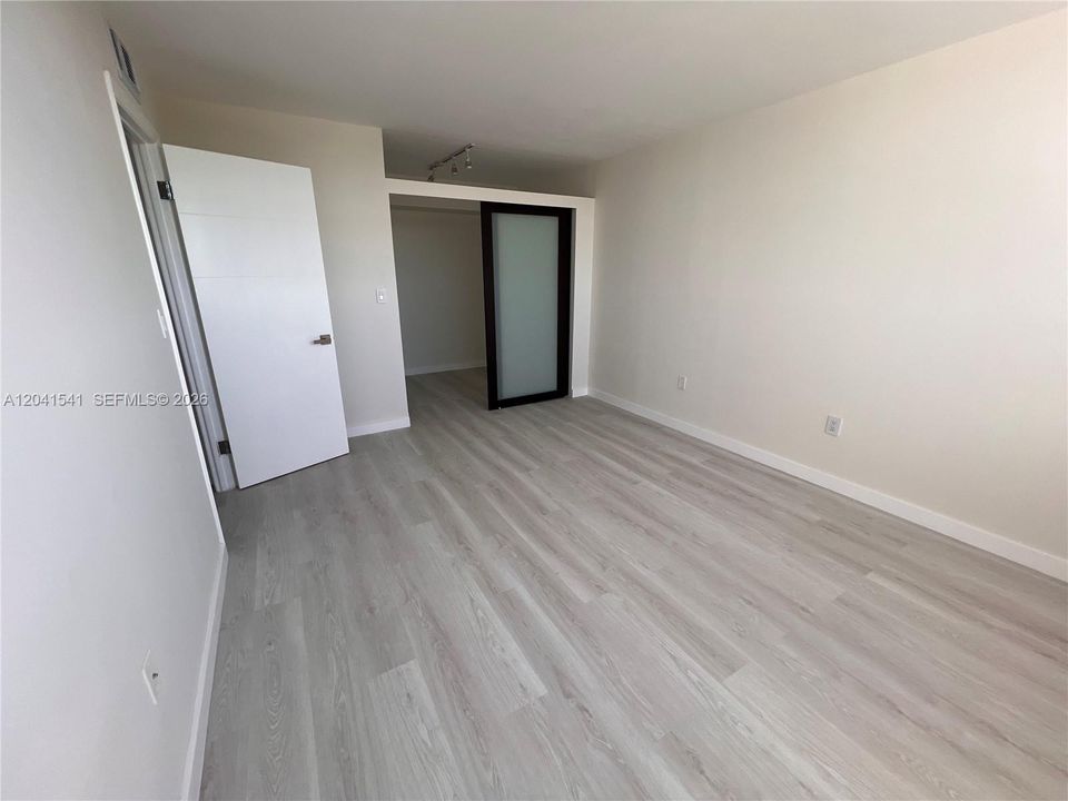For Rent: $2,450 (1 beds, 1 baths, 775 Square Feet)