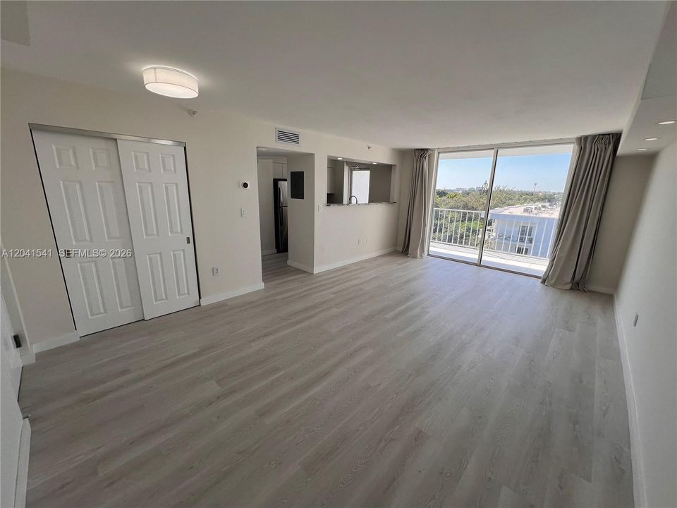 For Rent: $2,450 (1 beds, 1 baths, 775 Square Feet)