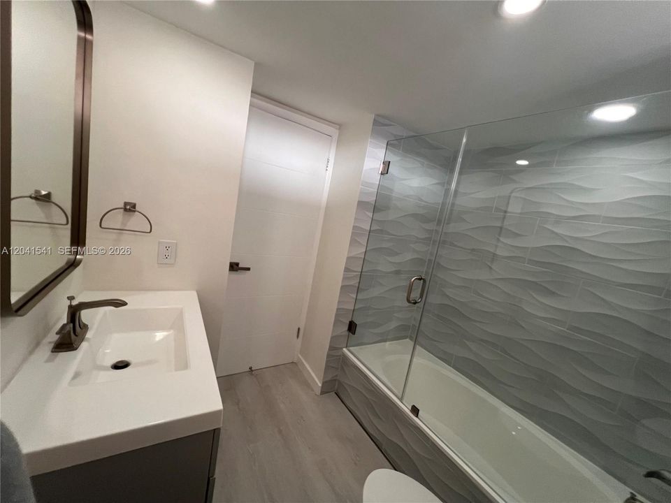 For Rent: $2,450 (1 beds, 1 baths, 775 Square Feet)