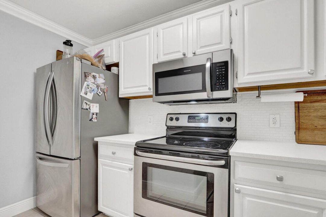 OPEN KITCHEN